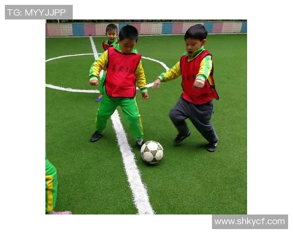 宠妹足球明星的魅力与实力双重展现的精彩瞬间